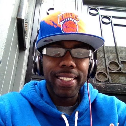 26 from the bronx hear to meet ppl u follow me and ill follow back but make sure ushow love stay blessed