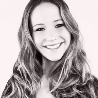Hello! Fangirling over The Hunger Games is life & I adore @OhhJenLawrence. :)