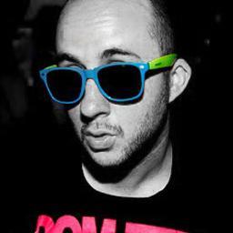Graphic designer & Photographer.... All-round Creative Megalomaniac.