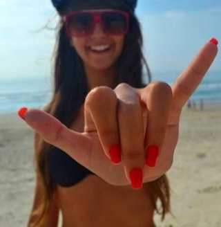 Rants about life, but mainly my love for summer :) twitter twin: @winter_girly