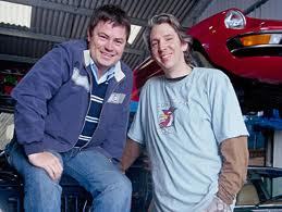 Joyassobrerueda's profile picture. Mike junto a Edd son unos excelentes trabajadores, ellos buscan autos de garaje y los convierten en joyas, #Discoverymax