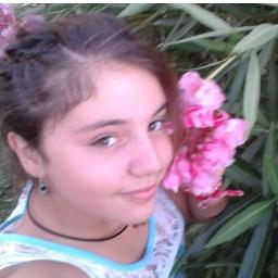 Hola tengo 14 años,
I LOVE MUSIC, dance,and justin bieber...