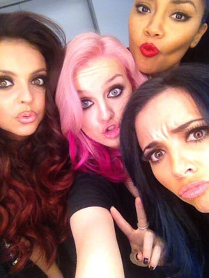 Sorridi come una smiler, lotta come una lovatic, credici come una belieber e sogna come una directioner ♥ One Direction and Little Mix are my idols ♥