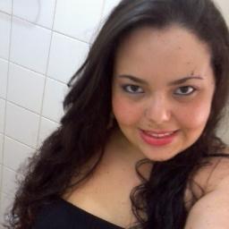 Sou como você me vê.
Posso ser leve como uma brisa ou forte como uma ventania,
Depende de quando e como você me vê passar.