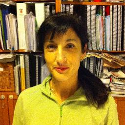 Licenciada en químicas y profesora de tecnología es secundaria.