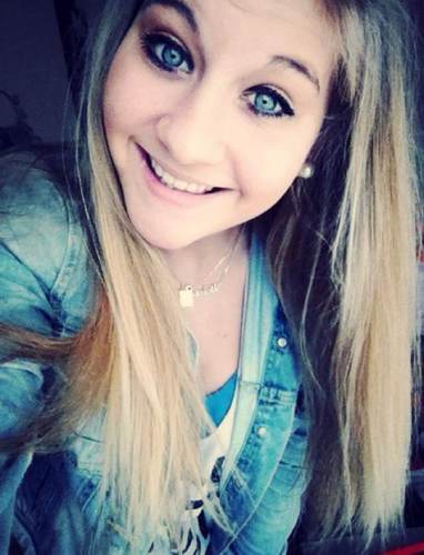 Resumer ma vie en 150 caractères ? Impossible mais si tu veux mieux me connaitre rien ne t'empèches de me suivre ❤ Directioner/Belieber❤