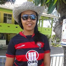 Posso ter cαrαcterísticαs iguαis α mil pessoαs . Porém tenho personαlidαdes diferentes’ do que quαlquer umα delαs.