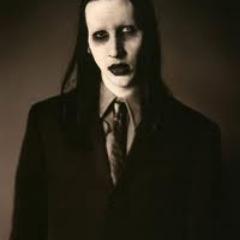 Tudo que seja relacionado ao Manson | 15/10/10 
Por @_Sabrisa  / Mod: @FuckinMansinthe | contato: frasesmmanson@hotmail.com
