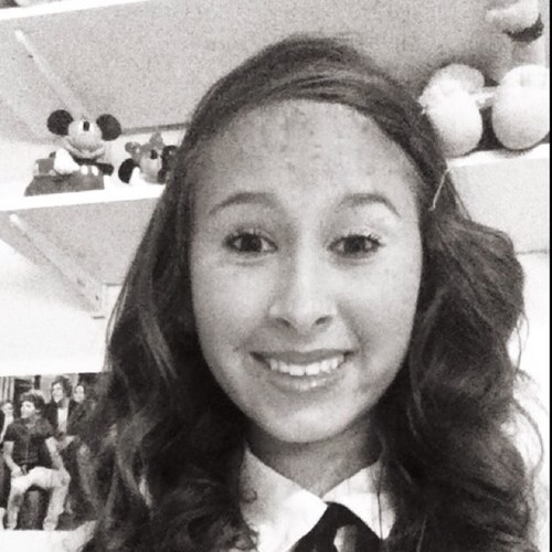 Hi(: I'm mikhaela! 14! Im just a normal girl that love music(: I sing !! Lol follow me?