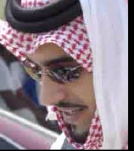 من جزيرة الاحلام هي مخيلتي ومااكتبه من قصائد وخواطر فهي بقلمي وملك لي-لاتعنيني الألقاب قدر مايعني لي أسمي فقط