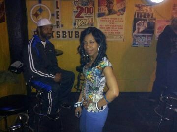 Dont take no bullshit from nobody, im a kool and laid back person until you cross me, im all about gettin money, **follow and ill follow back**