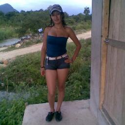 karlitajimenez5's profile picture. Cuando conozcas a una persona no preguntes quien es y que hace somos simplemente humanos tan buenos y tan malos solo eso