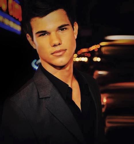 Twitter Oficial da Página Fãs do Taylor Lautner! (Link: http://t.co/AoHKZmACDi)