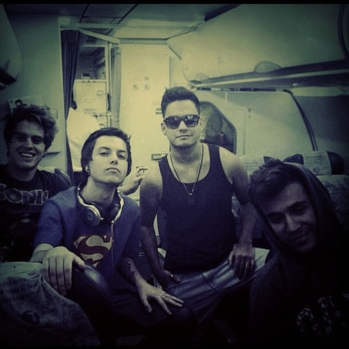 Fã clube destinado á banda Restart no Rio Grande do Sul. Divulgando o melhor conteúdo para as fãs.