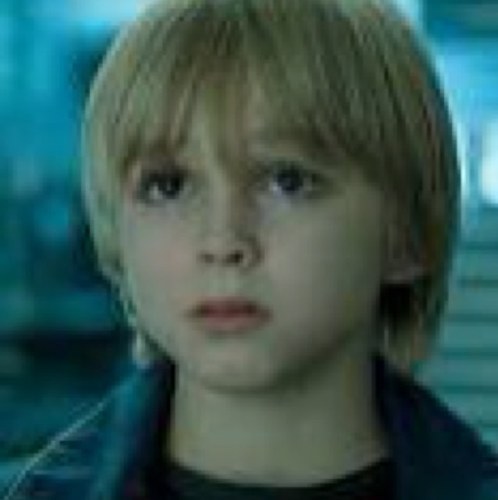 LeftBehindJay's profile picture. I have no parents... I lived outside.. But Miss Elliot found me. She is very nice (RP)