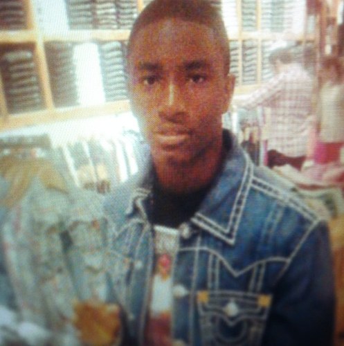 #Teamm Cuffed. 10-19-11#Team Getting Money #Top shootas (R)est (I)n (P)eace BENJI & GARY In A RelationShip @kissinqq_On_Em.#My Life All Fucked Up..