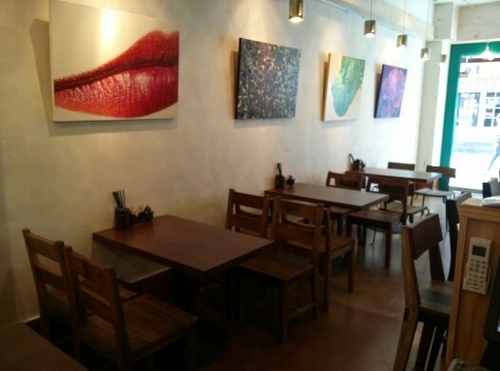 kingbest1's profile picture. 족발집에 이어 이래참치앤초밥집 오픈! 스시집이 아닌 초밥집! 사회적기업. 진보의 가치. 아들 이름 도현 '도로 노무현'의 약자로 지을만큼 그분이 그리운 사람. 드시는 분이 행복할때 가장 보람을 느끼는 사람...