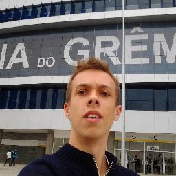 Pegue um Gremista.Acrescente uma pitada de doença e uma pitada de intransigência,adicione amor, paixão e descontrole.Leve ao forno por 40 min. Pronto.Guilherme.