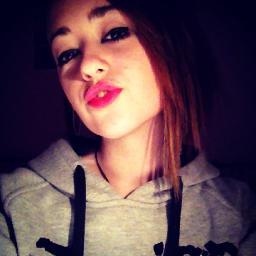 Quiero estar sola si sola todo estará bien.Rap duro.Infinitamente imperfecta.Soy quien quiero ser.Tolerante con los hipócritas,felicidad momentánea.