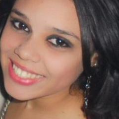 Ás vezes eu sorrio pra mim mesma. Superficialmente, sou retardada. Interiormente, sou feliz. :)