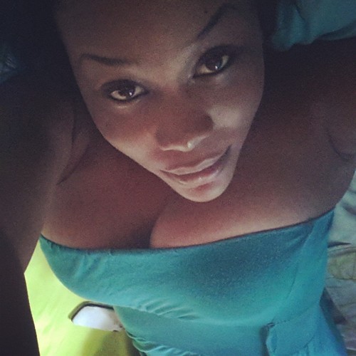 DHottopic's profile picture. 