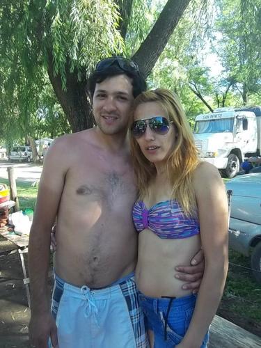estoy en pareja con erika y tengo un hijo hermoso llamado matheo y trabajo en una ferreteria