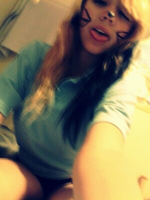 Boobs = Milk & Cows = Milk .. \(^~^)/ 3 . |♠ High 'asf ~.~♣| 4'10 | #Hungry ._. |† 11.21.12 c; ♡ |FOOD ♥.♡
