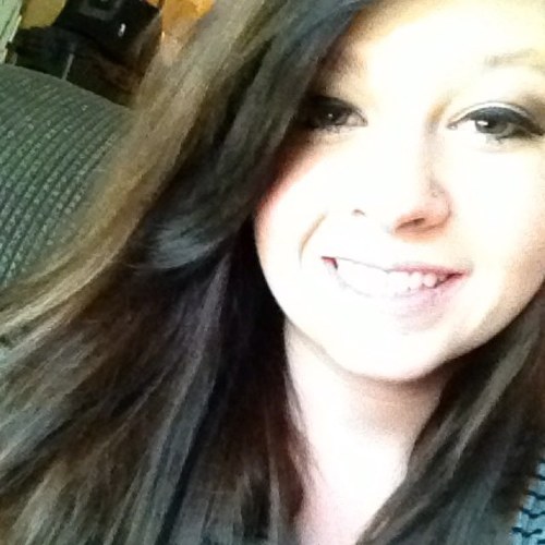 kellylivingsto3's profile picture. 