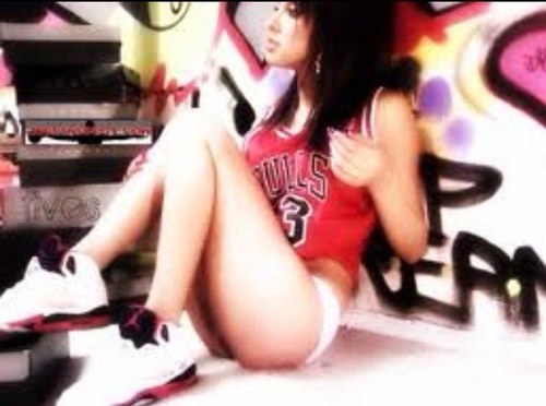 I'm a classy bitch. I don't give a fuck about what anybody thinks. I'm bisexual as fuck, so hit that follow button or get the fuck out of here, love Keyonne. ❤