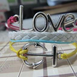 I love handmade bracelet and origami ! Therefore, I would like to share my happiness! .this is my shop http://t.co/iedngTMlMB .welcome you to visit and buy it.