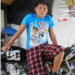 Me encanta el Rock y la Musica de los Red Hot Chili Peppers..Tambien juego Basquetball y veo la NBA.. Ahora ztoy felizmente konprometido con @ViankitaMaslow