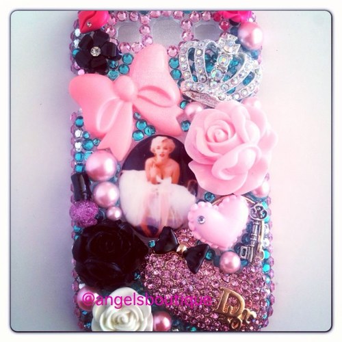 Bringing you updates on my bling cases, jewelry and more! Check out my shop for amazing new items!