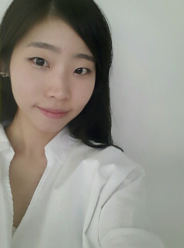 사랑하는 사람들과 행복하게 사는 세상을 꿈꾸는 사람입니다 :)
트위터에서는 혼잣말 전문가, 울적할 때 찾는 곳