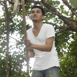 Santai, tidak neko-neko, tapi tetap serius dalam segala hal. That's me!