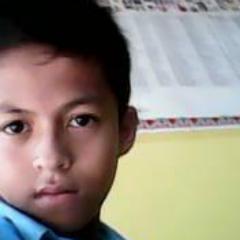 guys.. follow me.. (http://t.co/D27tZvd3DP)