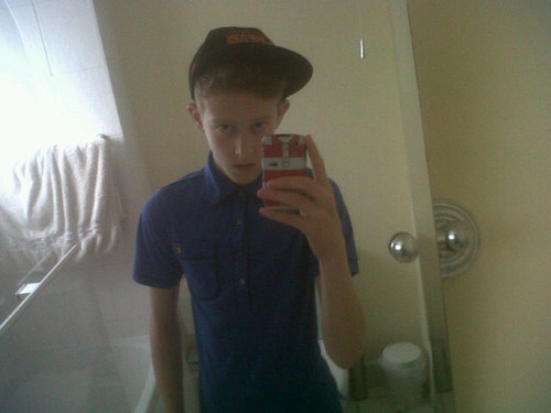 My name is Dom Harding 14, I like watching football and rugby, and if you follow me I will follow back. If I don't, tweet me to remind me.