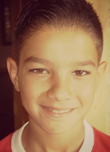 Fooollow me! I'm perfect. (a) ;))
