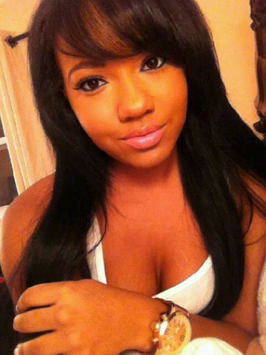 I'm a honest person I'm single lookin for a man to cum my way