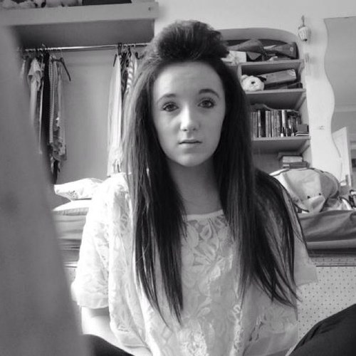 Really want to get into singing, modelling or interior design, know theyre all different but if needed i will try my best x