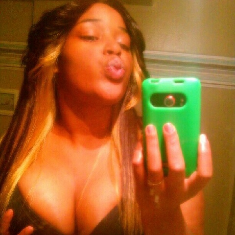 #TeamFamilyOvaErrthing , #TeamAllAbouuMyCashh, #TeamBarbie #TeamAkins :) Dont Take shit from nobody aint scared to KNOCK a Bitch Out Her Shoes !