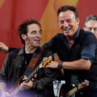 trappedSpain's profile picture. Fan of Bruce Springsteen & The E Street Band.