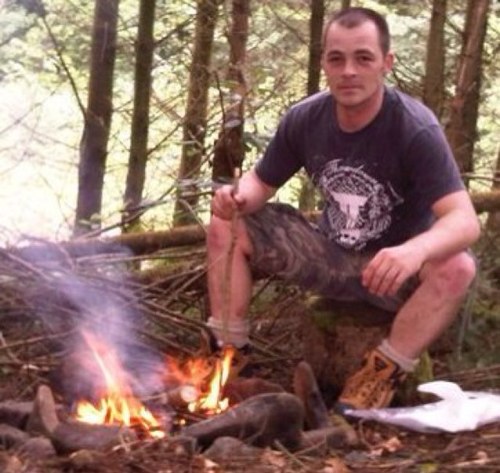 Father,arsenal fan scarlets fan and bear grylls wanabe !!!!