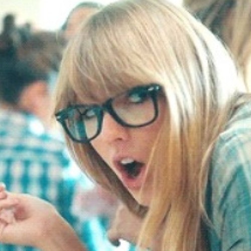 T-Swift voting account. Follow my main @cellphonehippie. ♡