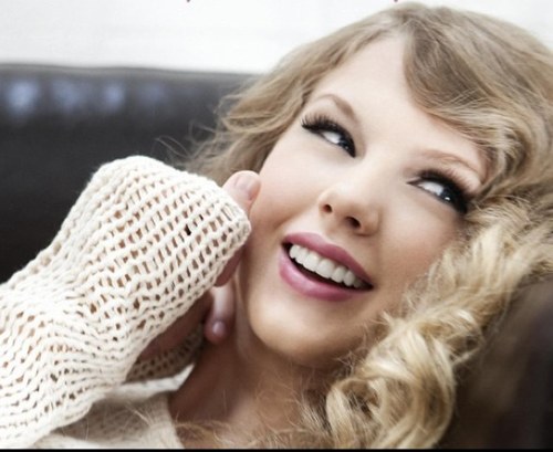 We know taylor all too well

ALSO follow our personal twitters:
emily- emmily_xox
kayla- kaylaax13