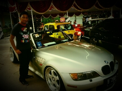 Someone small in this huge universe that tryin to become usefull for all :D
