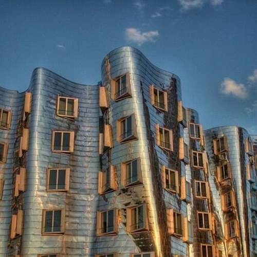 Tweeting Inspirational Architecture from all over the world.
