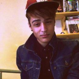 Sometimes I force my self to careless because I care to much . | Eigendom van @Lisanne540 | Pakistaans/Nederlans/ver Spaans | 16 q | Dikzak_Liam@hotmail.com ♥