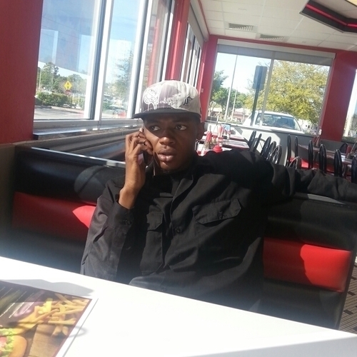 SOME WHERE GETTING MY M'S ^ DUCKING 1 TIME #FREECHRIS NAW I AINT LIKE THAT #LOADED GONE HEAD & MAKE THAT FOLLOW BUTTON LIGHT UP BLUE