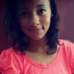 Sorria. Seus inimigos odeiam isso :)

Minha vida se resume em @rosadesaron