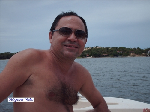 Advogado, bancário, maçom progressista, sindicalista, socialista, antirracista, antifascista, na luta pela democracia, pela igualdade, pelo amor e contra o ódio